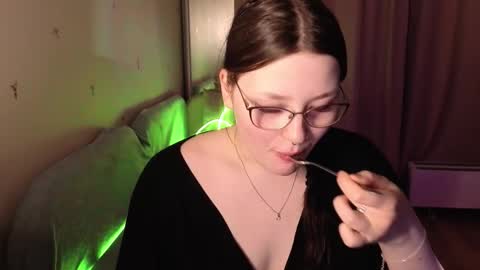 Millie online show from March 13, 12:06 am