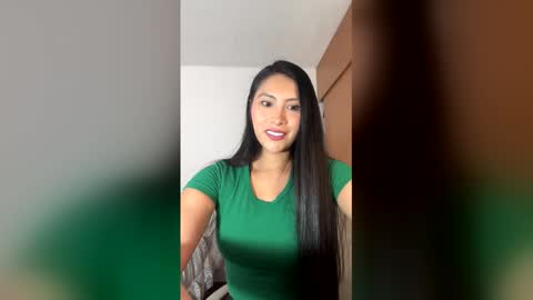 Snapshot of milly__taylorrr07 chatting on May 17, 6:59 pm milly__taylorrr07 online show from May 17, 6:59 pm