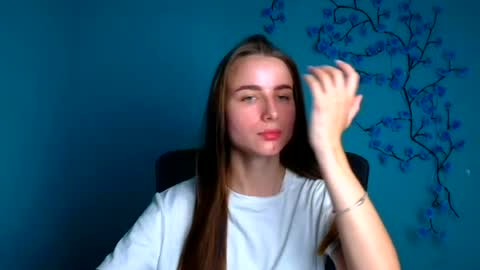 Snapshot of milly_liss chatting on June 29, 5:35 am Milly online show from June 29, 5:35 am