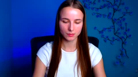 Snapshot of milly_liss chatting on July 23, 5:49 am Milly online show from July 23, 5:49 am