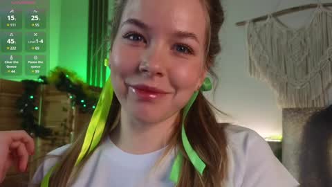 Snapshot of milly_shy chatting on December 30, 7:15 am Milly online show from December 30, 7:15 am