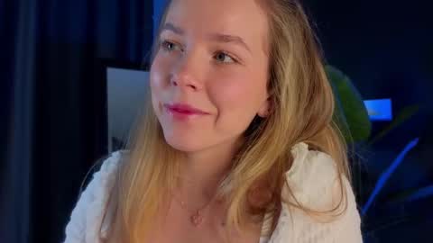 Snapshot of milly_shy chatting on March 4, 6:58 am Milly online show from March 4, 6:58 am