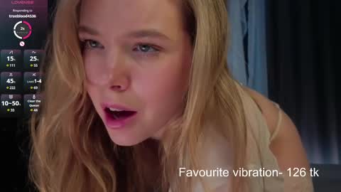 Snapshot of milly_shy chatting on March 6, 10:20 am Milly online show from March 6, 10:20 am