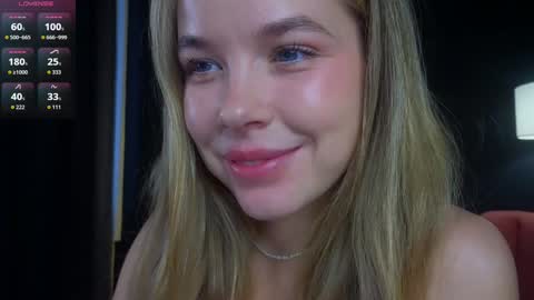 Snapshot of milly_shy chatting on October 9, 7:17 am Milly online show from October 9, 7:17 am