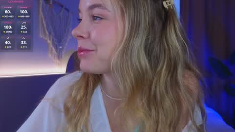 Snapshot of milly_shy chatting on October 14, 6:58 am Milly online show from October 14, 6:58 am