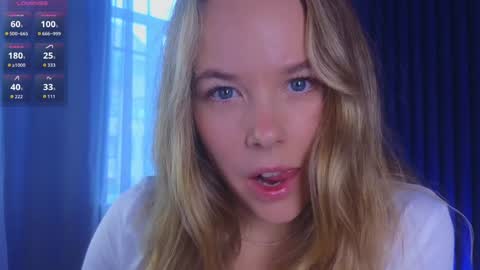 Snapshot of milly_shy chatting on October 28, 6:50 am Milly online show from October 28, 6:50 am