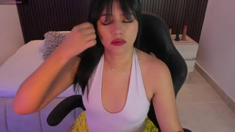 millyevans1 online show from April 11, 3:11 am