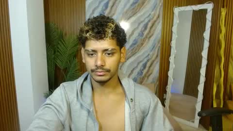 milo_tay online show from March 27, 11:54 am