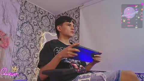 milo_tay1 online show from April 9, 3:39 am