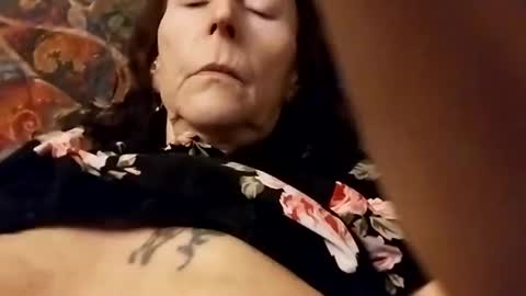 miloanj online show from October 3, 7:49 am