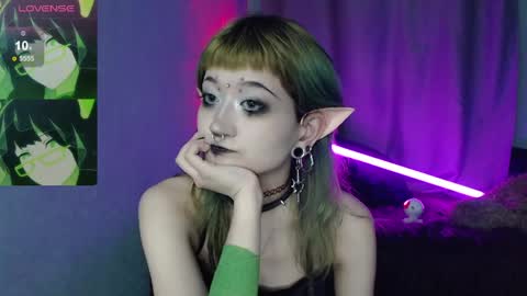 Snapshot of milten_trish chatting on May 12, 9:01 pm milten_trish online show from May 12, 9:01 pm