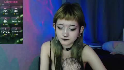 Snapshot of milten_trish chatting on May 14, 8:15 pm milten_trish online show from May 14, 8:15 pm