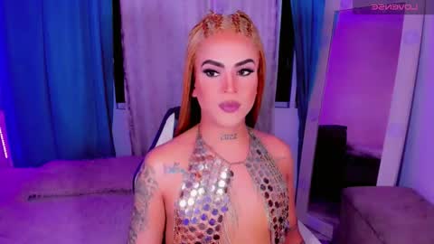 Snapshot of miludollts chatting on February 13, 11:23 pm kendall online show from February 13, 11:23 pm