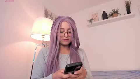 Snapshot of miluu_dh chatting on December 20, 2:57 pm Miluu DH online show from December 20, 2:57 pm