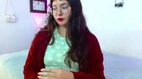 mily_baker online show from May 25, 7:20 pm
