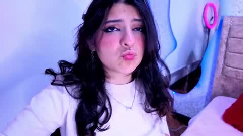 Snapshot of mily_lu chatting on June 22, 2:02 am mily online show from June 22, 2:02 am