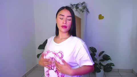 Mily Ortiz online show from March 11, 6:25 pm