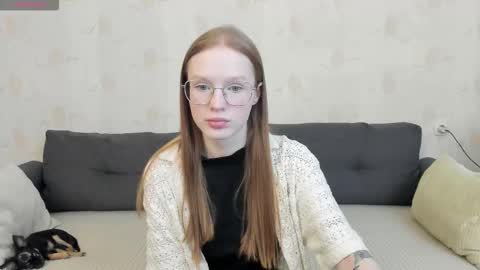 Snapshot of milymi_ chatting on November 4, 4:28 pm Milena and Jasper online show from November 4, 4:28 pm