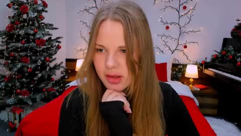 Kelly online show from December 25, 7:34 pm