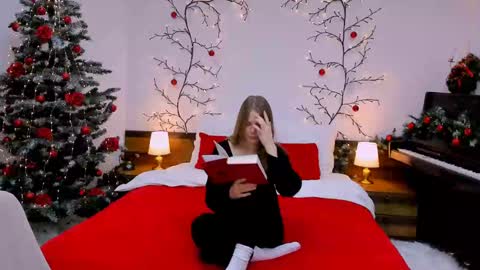 Kelly online show from January 15, 9:24 am