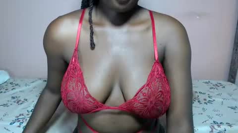 Snapshot of mimiebony chatting on June 14, 6:37 am mimiebony online show from June 14, 6:37 am