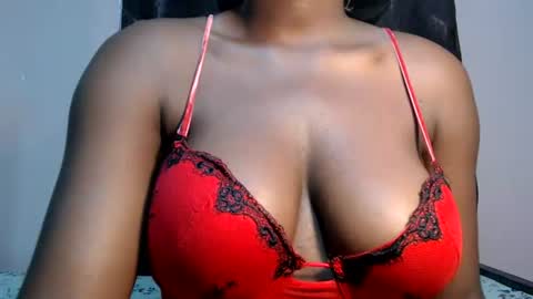 Snapshot of mimiebony chatting on July 7, 6:58 am mimiebony online show from July 7, 6:58 am
