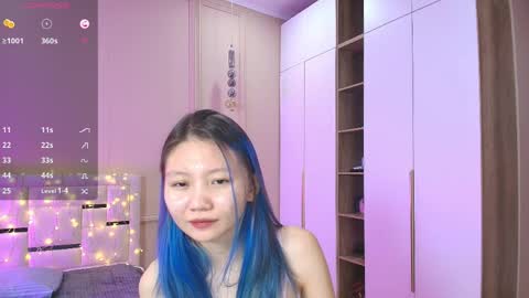 Mimi online show from April 8, 8:20 pm