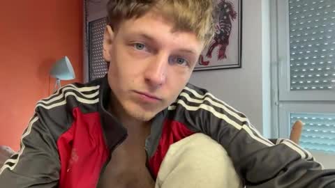 mimiro12 online show from April 11, 12:31 pm