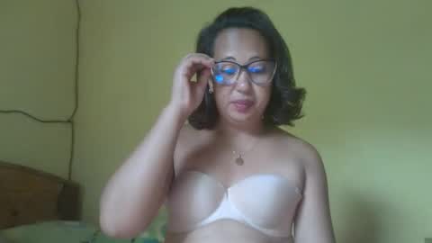 Snapshot of mimisou513 chatting on October 25, 7:27 am misou online show from October 25, 7:27 am