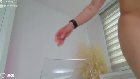 Snapshot of mimmyfit1 chatting on January 1, 9:31 pm mimmyfit1 online show from January 1, 9:31 pm