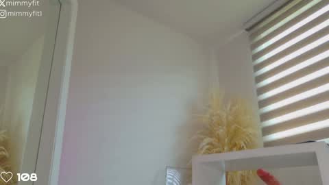 Snapshot of mimmyfit1 chatting on January 8, 8:39 pm mimmyfit1 online show from January 8, 8:39 pm