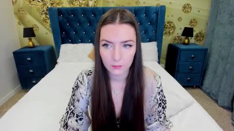 Snapshot of minchelskatrina chatting on December 22, 7:49 am minchelskatrina online show from December 22, 7:49 am