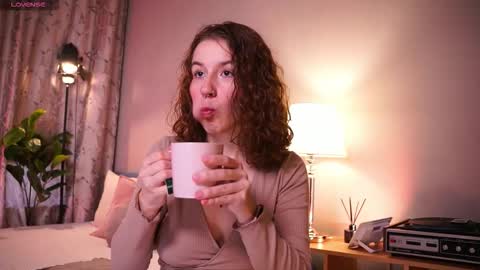 Snapshot of mind__game chatting on September 14, 5:50 am Frances  Next streams Thu Fri Sat 8am -  4pm GMT3 online show from September 14, 5:50 am