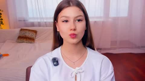 Mindi online show from October 15, 7:19 am