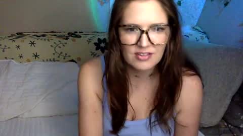 Snapshot of mindymounds chatting on June 20, 5:10 am Mindy online show from June 20, 5:10 am