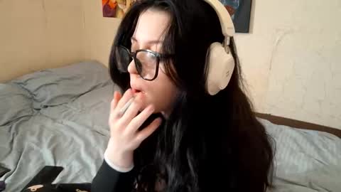 Snapshot of mindyrives chatting on February 27, 3:17 am Mindy online show from February 27, 3:17 am