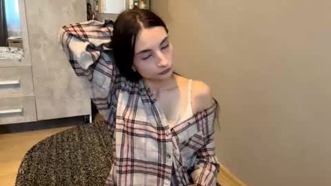 Emilia online show from October 2, 4:52 am