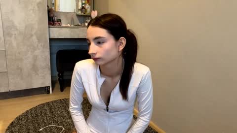 Emilia online show from October 6, 4:32 am