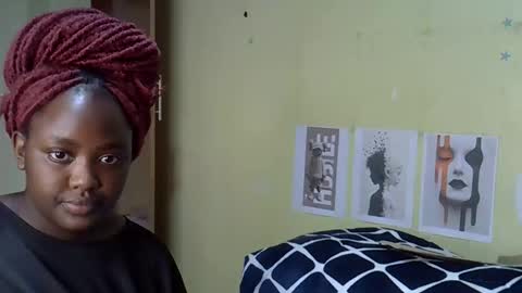 Snapshot of mini_karee chatting on February 18, 3:41 pm mini_karee online show from February 18, 3:41 pm