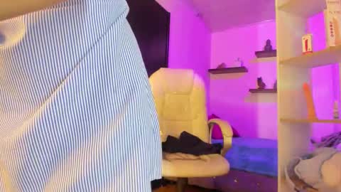 miniadelf online show from February 9, 8:46 pm