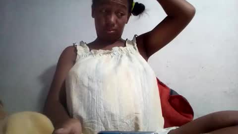 Snapshot of minie4tina chatting on February 11, 7:13 am Minie4Tina online show from February 11, 7:13 am