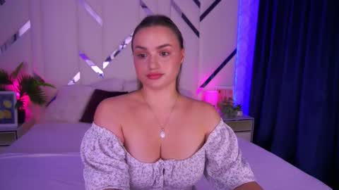 minifox_ online show from October 9, 7:50 am