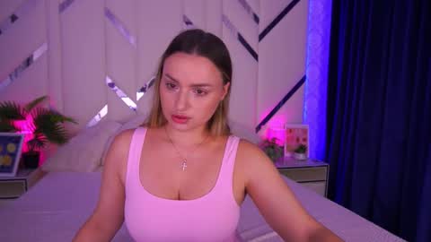 minifox_ online show from October 14, 7:20 am