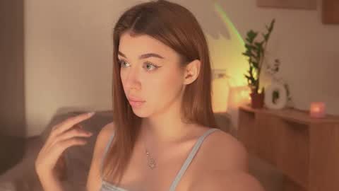 Snapshot of minirini chatting on November 18, 1:26 pm Rina online show from November 18, 1:26 pm