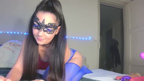 Snapshot of minitini_squirt chatting on November 29, 10:13 pm Tina et Lo online show from November 29, 10:13 pm