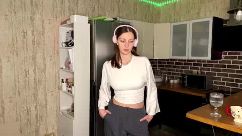 Snapshot of minmee chatting on February 11, 4:12 pm Asti online show from February 11, 4:12 pm