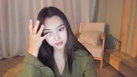 Snapshot of minnie_jin chatting on October 13, 1:22 pm minnie_jin online show from October 13, 1:22 pm