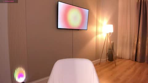 minnie_jin online show from April 15, 1:51 pm