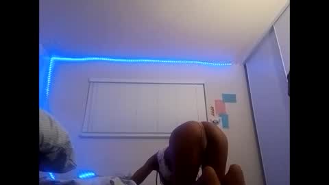 Snapshot of minniehunney chatting on May 26, 3:24 am minniehunney online show from May 26, 3:24 am