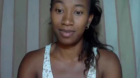 minouch211907 online show from February 15, 2:58 am